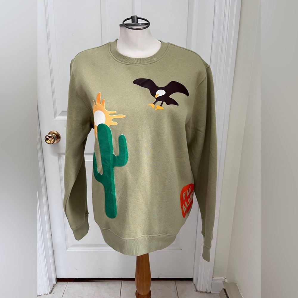 Roku Studio Men's Unisex Crew Neck Sweater Sweatshirt "Stay Wild" large